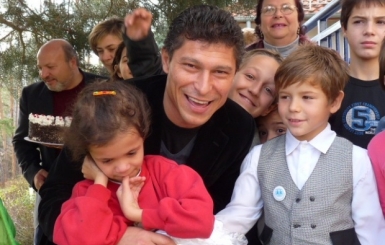КРАСИ БАЛЪКОВ – 20 ГОДИНИ ПРИЯТЕЛ НА SOS ДЕТСКИ СЕЛИЩА БЪЛГАРИЯ